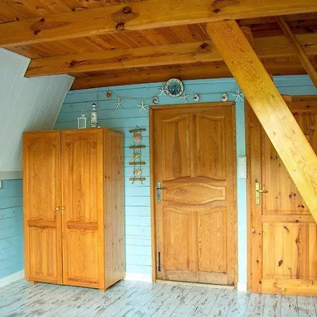 Storey Holiday House, 3*